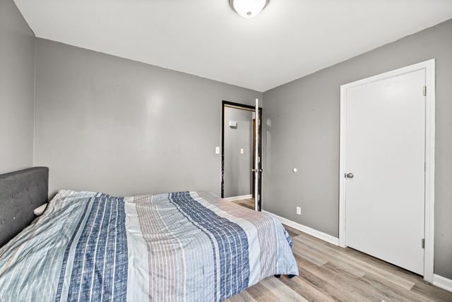 121 Oak Tree Dr, Oak Grove, KY 42262