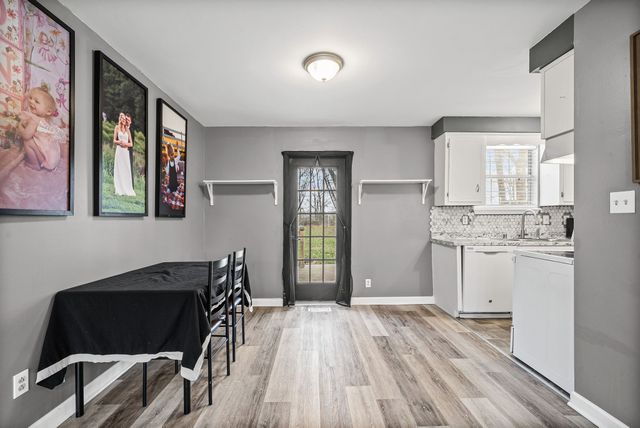 121 Oak Tree Dr, Oak Grove, KY 42262