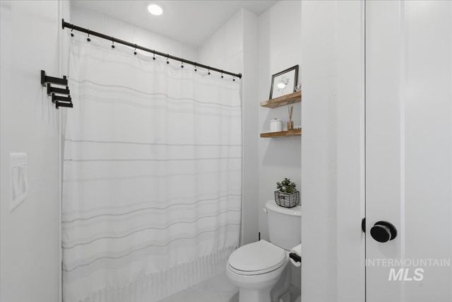 5773 W Trigo Dr, Eagle, ID 83616