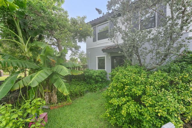 5295 Santa Maria Avenue, Boynton Beach, FL 33436