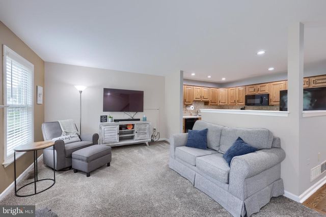 512 NORTHSTAR DR, Harrisburg, PA 17112