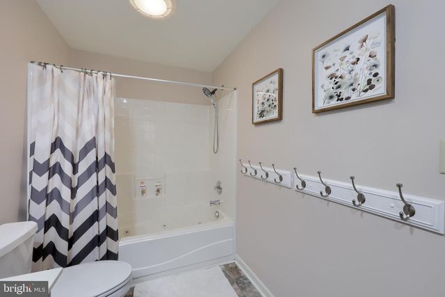 512 NORTHSTAR DR, Harrisburg, PA 17112