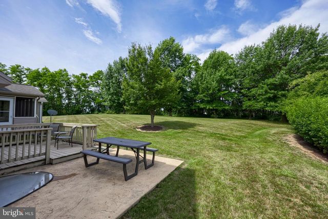 512 NORTHSTAR DR, Harrisburg, PA 17112