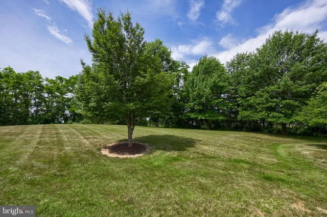 512 NORTHSTAR DR, Harrisburg, PA 17112