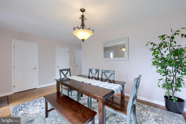 512 NORTHSTAR DR, Harrisburg, PA 17112