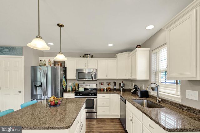 2 ROLLINGVIEW LN, Denver, PA 17517
