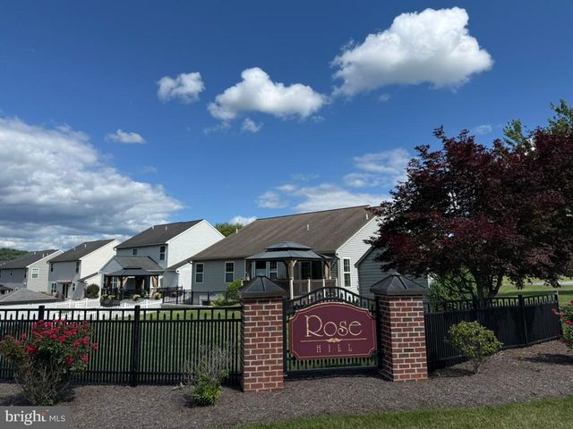 2 ROLLINGVIEW LN, Denver, PA 17517