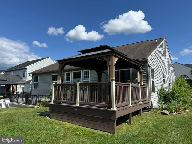 2 ROLLINGVIEW LN, Denver, PA 17517