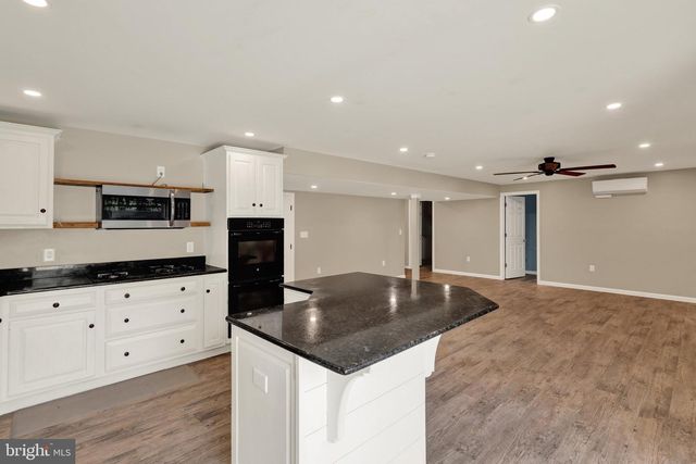 2 ROLLINGVIEW LN, Denver, PA 17517