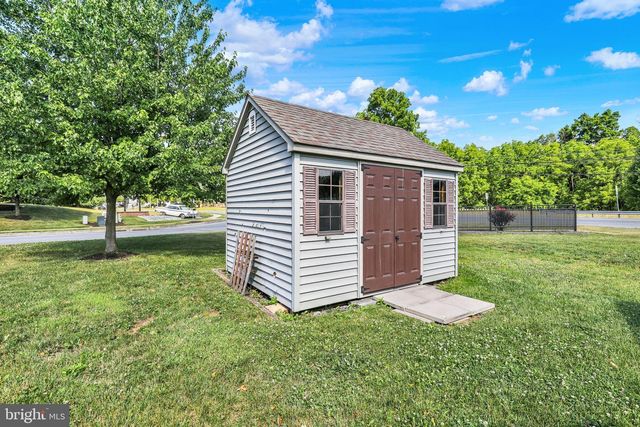 2 ROLLINGVIEW LN, Denver, PA 17517