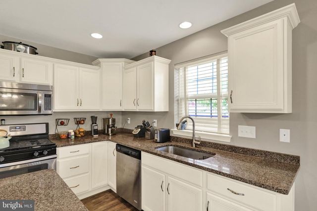 2 ROLLINGVIEW LN, Denver, PA 17517