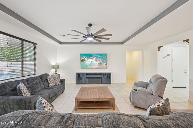 18620 W NORTH Lane, Waddell, AZ 85355