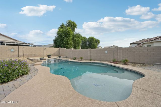 18620 W NORTH Lane, Waddell, AZ 85355