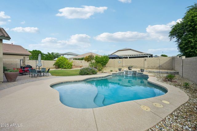 18620 W NORTH Lane, Waddell, AZ 85355