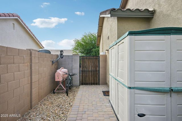 18620 W NORTH Lane, Waddell, AZ 85355