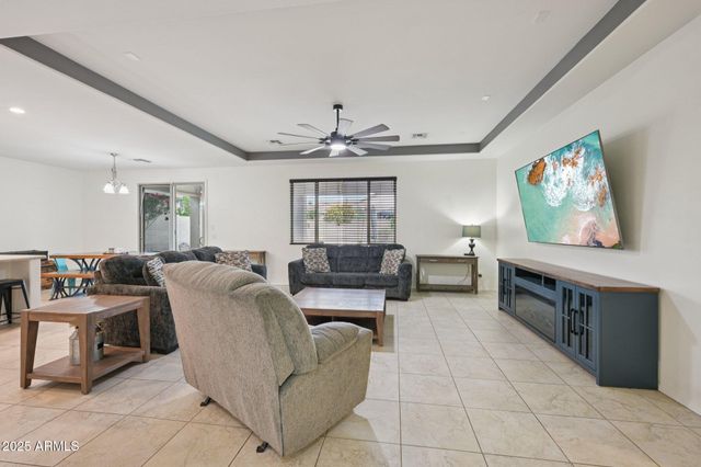 18620 W NORTH Lane, Waddell, AZ 85355