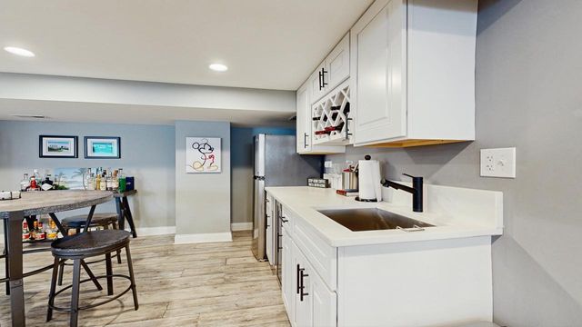 3742 Wisconsin Avenue, Berwyn, IL 60402