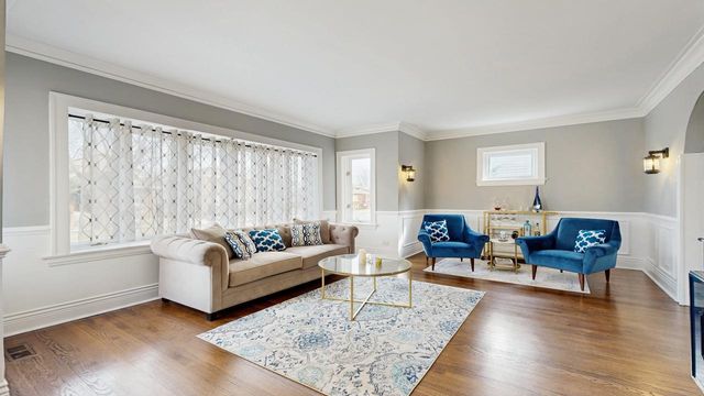 3742 Wisconsin Avenue, Berwyn, IL 60402
