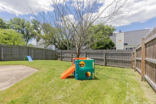 5863 River Walk Circle, Newburgh, IN 47630