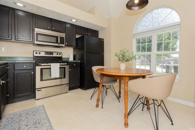 5863 River Walk Circle, Newburgh, IN 47630