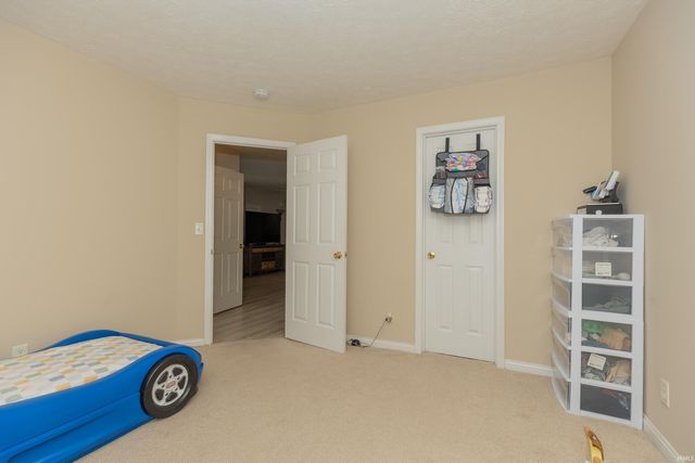5863 River Walk Circle, Newburgh, IN 47630