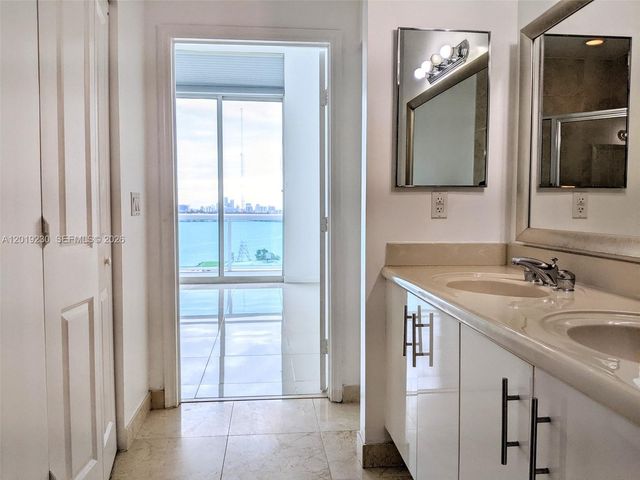 7910 Harbor Island Dr 504, North Bay Village, FL 33141
