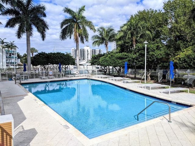 7910 Harbor Island Dr 504, North Bay Village, FL 33141