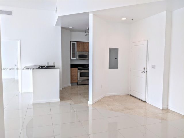 7910 Harbor Island Dr 504, North Bay Village, FL 33141