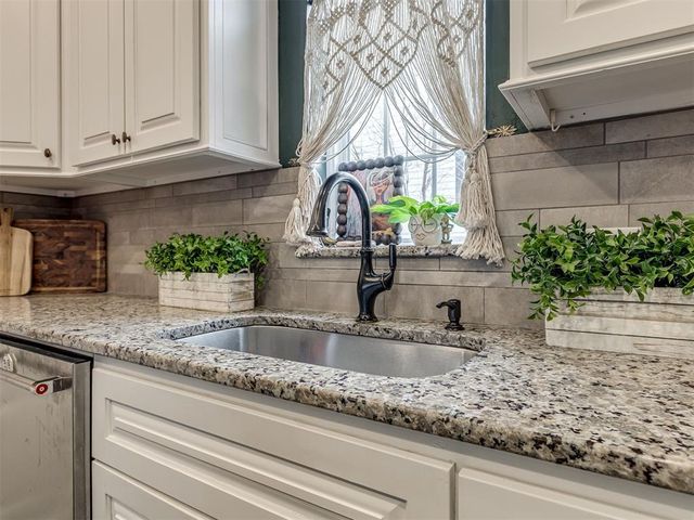 837 Carriage Lane, Norman, OK 73069