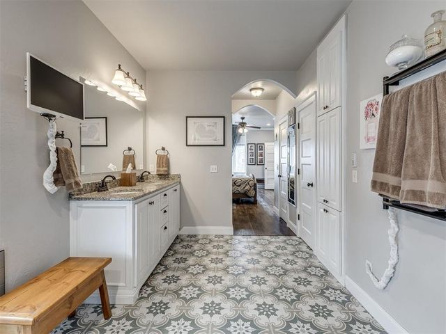 837 Carriage Lane, Norman, OK 73069