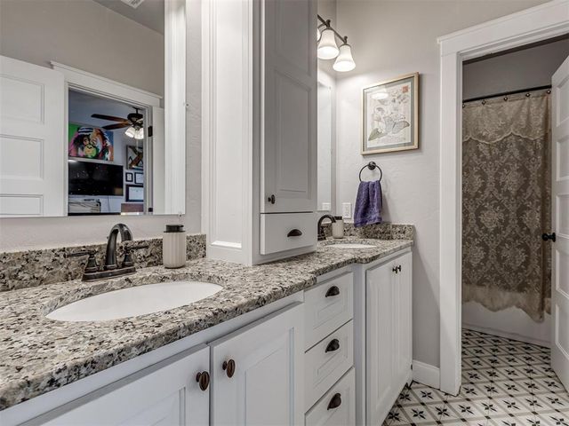 837 Carriage Lane, Norman, OK 73069