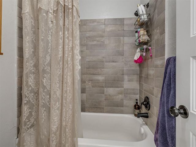 837 Carriage Lane, Norman, OK 73069