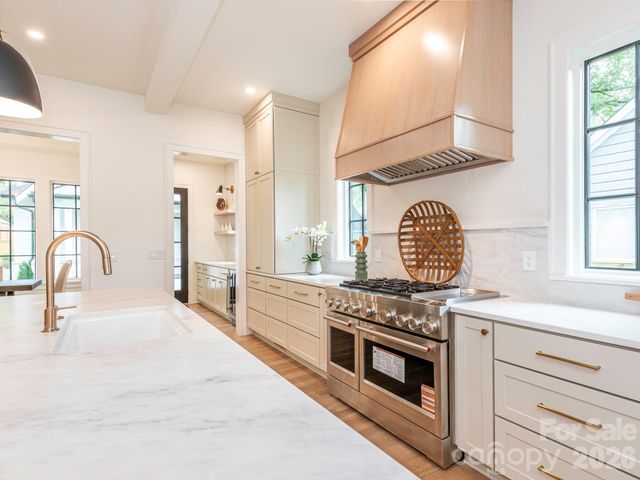 2510 Chesterfield Avenue, Charlotte, NC 28205