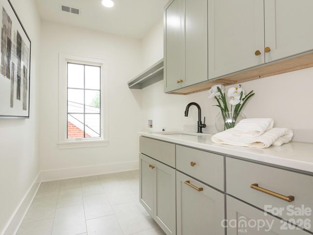 2510 Chesterfield Avenue, Charlotte, NC 28205