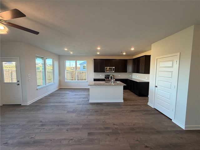 107 Hejl Drive, Caldwell, TX 77836