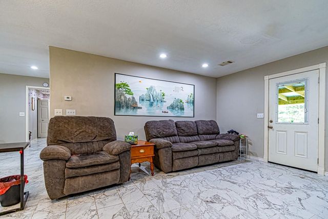 51 Creek Bend Drive, Huntsville, TX 77320