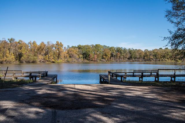 51 Creek Bend Drive, Huntsville, TX 77320