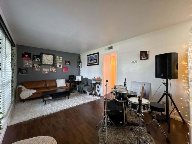 5218 Milwee Street 2, Houston, TX 77092