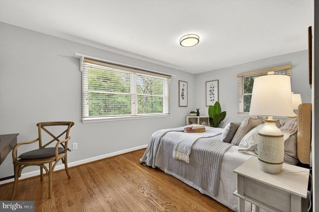 4908 BRADFORD DR, Annandale, VA 22003