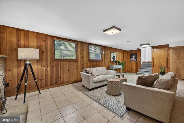4908 BRADFORD DR, Annandale, VA 22003
