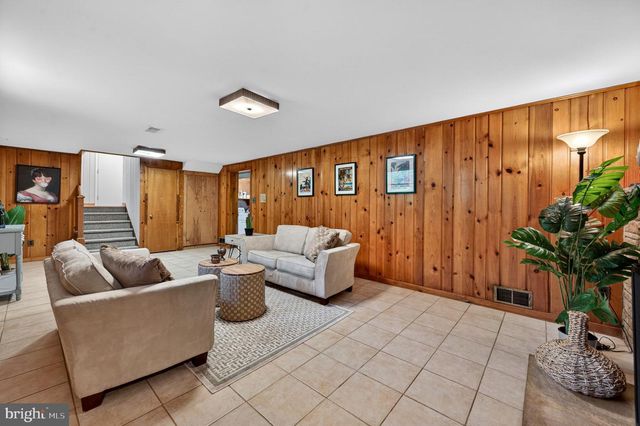 4908 BRADFORD DR, Annandale, VA 22003