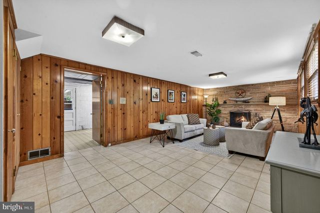 4908 BRADFORD DR, Annandale, VA 22003