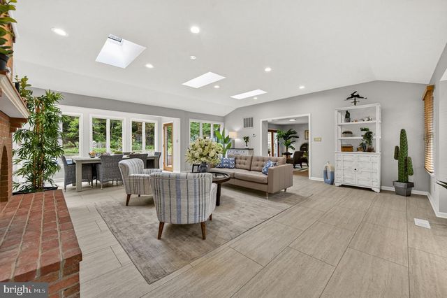 4908 BRADFORD DR, Annandale, VA 22003