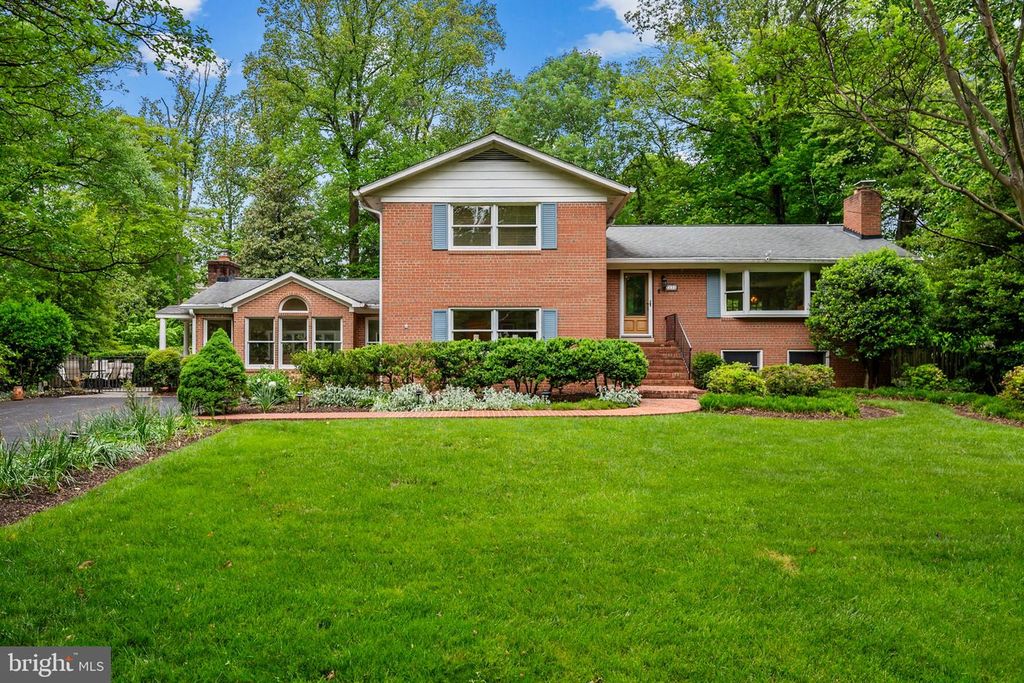 4908 BRADFORD DR, Annandale, VA 22003