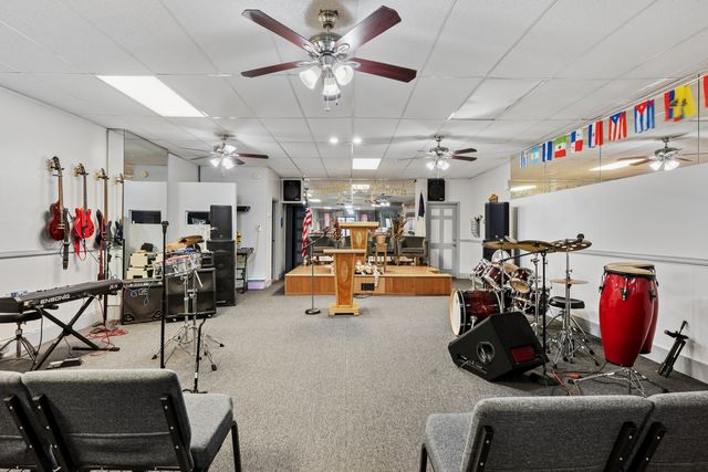 3439 W North Avenue, Chicago, IL 60647