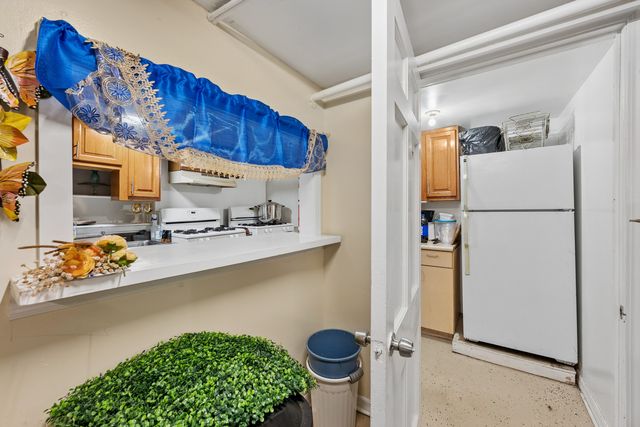 3439 W North Avenue, Chicago, IL 60647