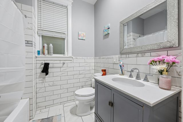 3439 W North Avenue, Chicago, IL 60647