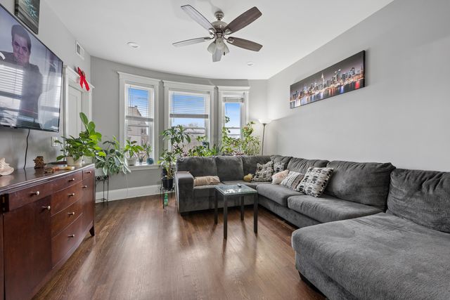 3439 W North Avenue, Chicago, IL 60647