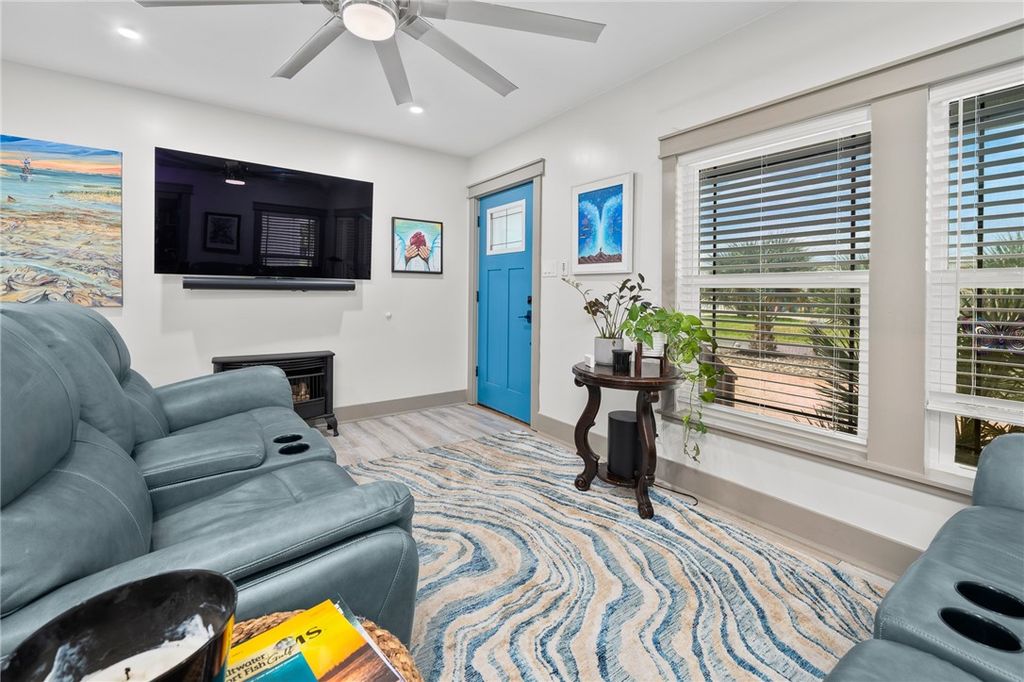 202 S 7th St, Rockport, TX 78382 — photo 5
