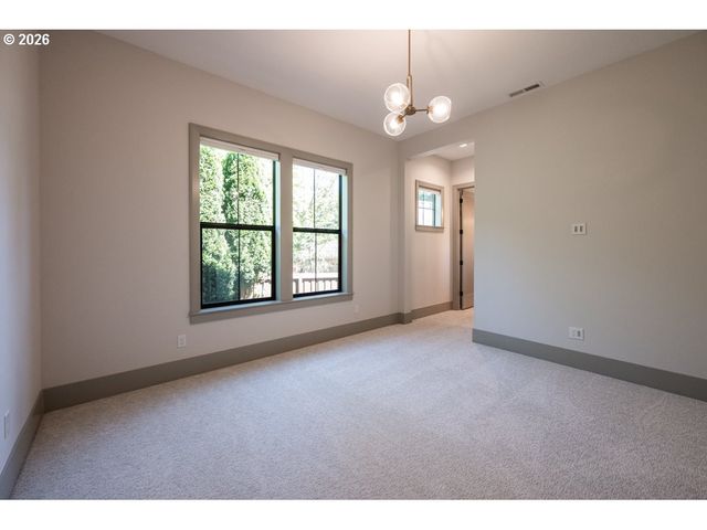 964 Country Commons Ln, Lake Oswego, OR 97034